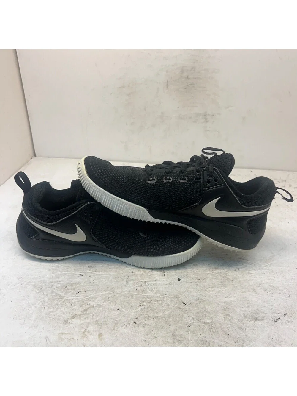 Nike Women's Zoom HyperAce 2 Athletic Volleyball Sneakers Black/White Size 9M